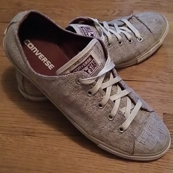 Women's Converse - Picture 2 of 8